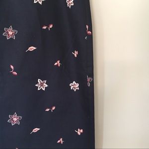 Beautiful LOFT floral skirt 🌸